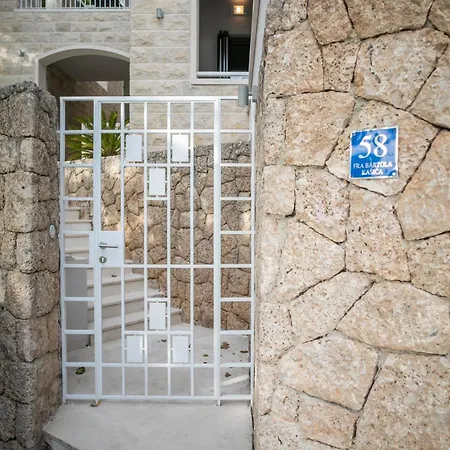 Villa Brela Apartments *