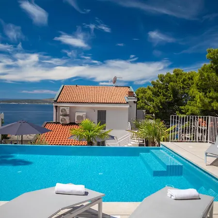 דירה Villa Brela Apartments ברלה