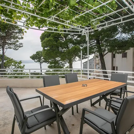 Villa Brela Apartments * ברלה